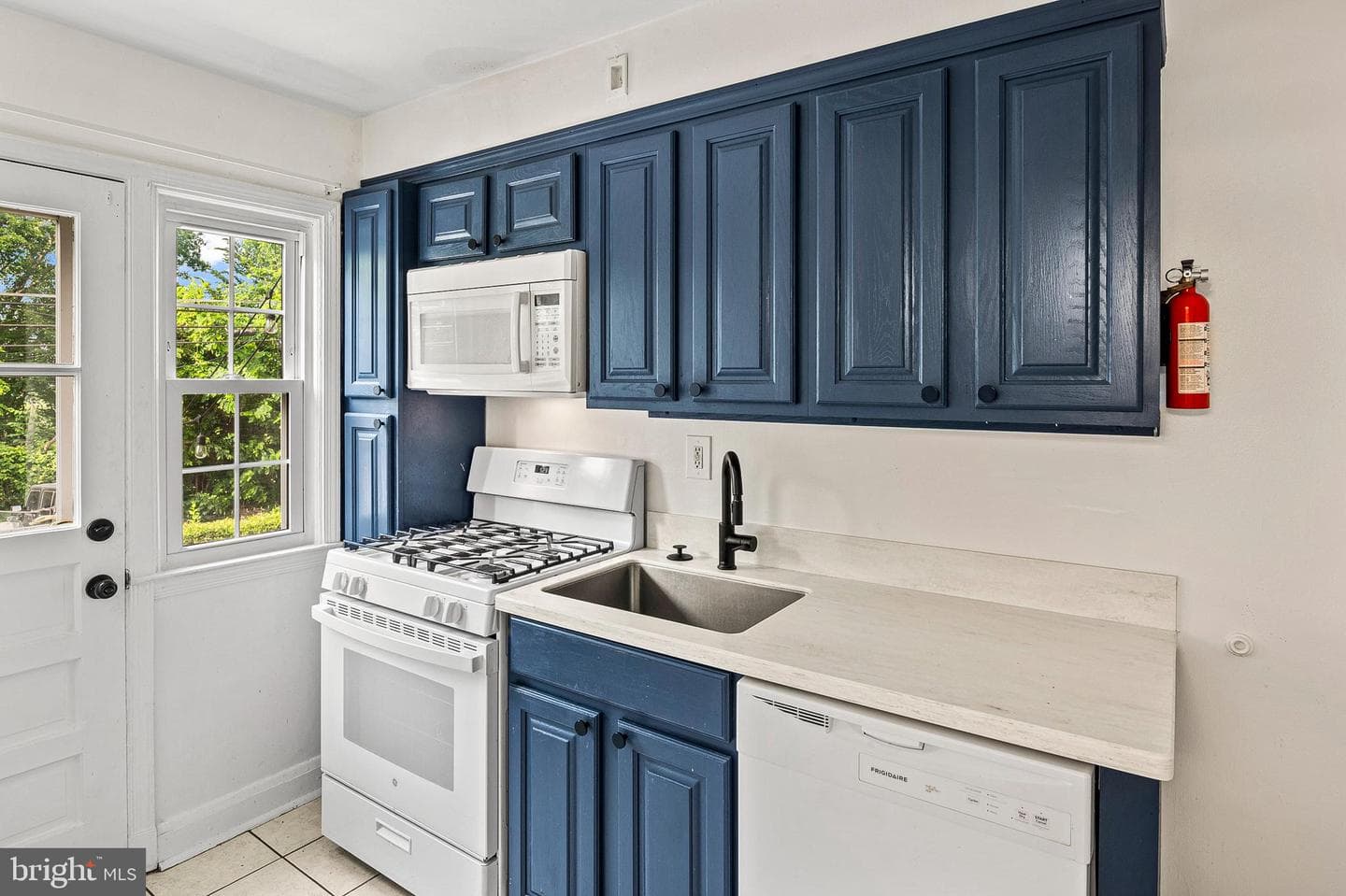 1060 Elm Road photo 8