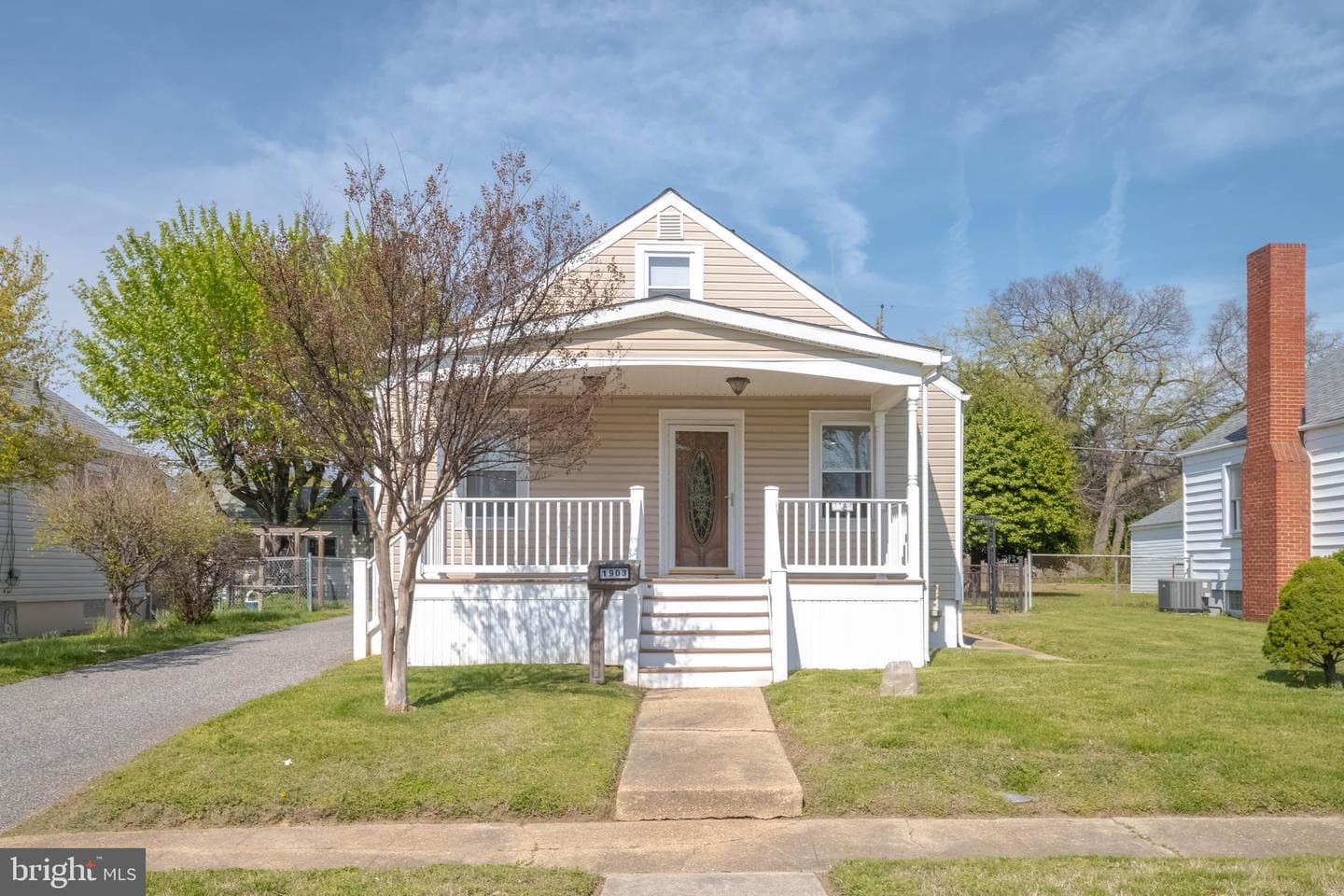 1903 Walnut Avenue photo 1