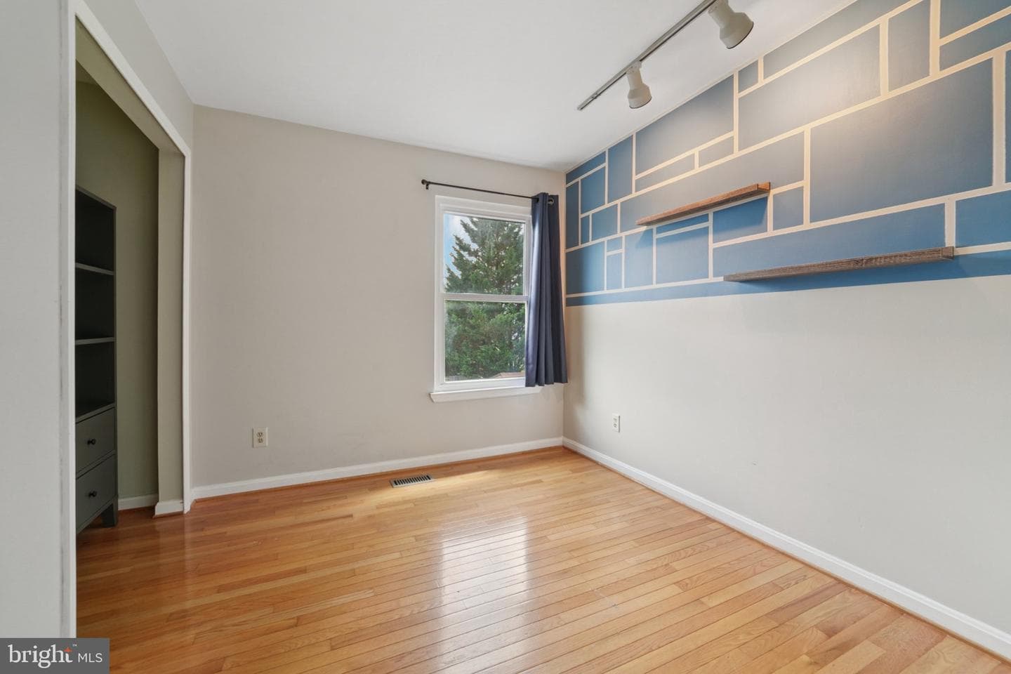 39 Winehurst Road photo 27