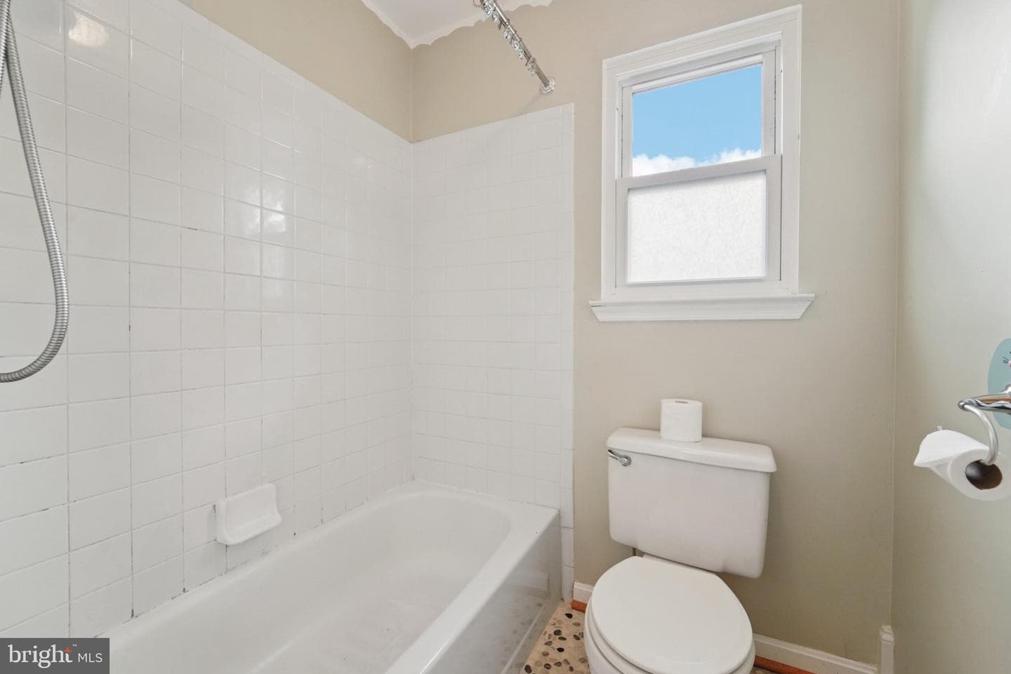 39 Winehurst Road photo 30