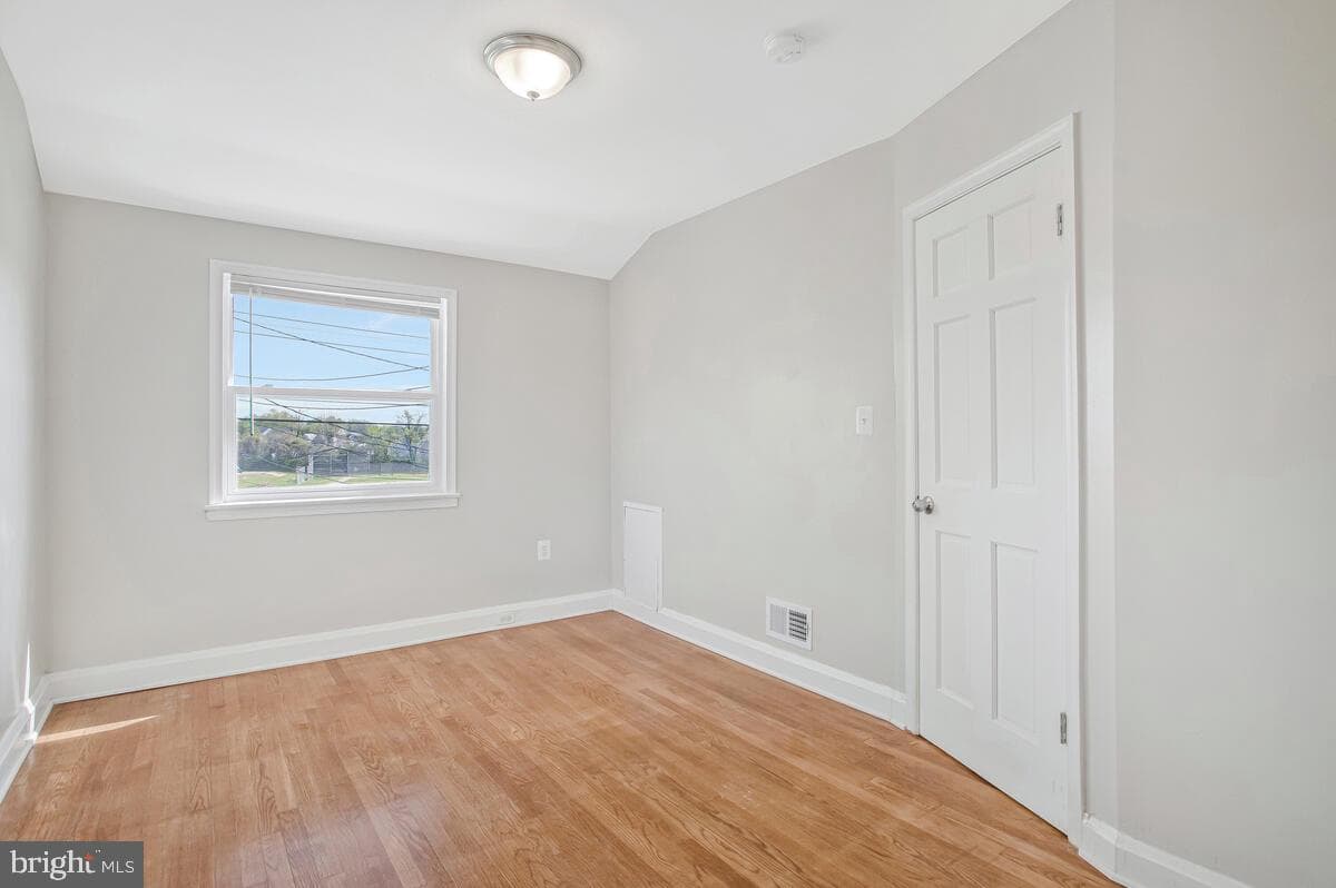 8352 Kavanagh Road photo 15