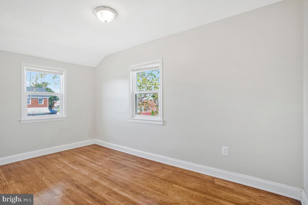 8352 Kavanagh Road photo 17