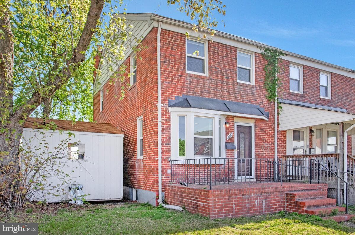 8352 Kavanagh Road photo 2