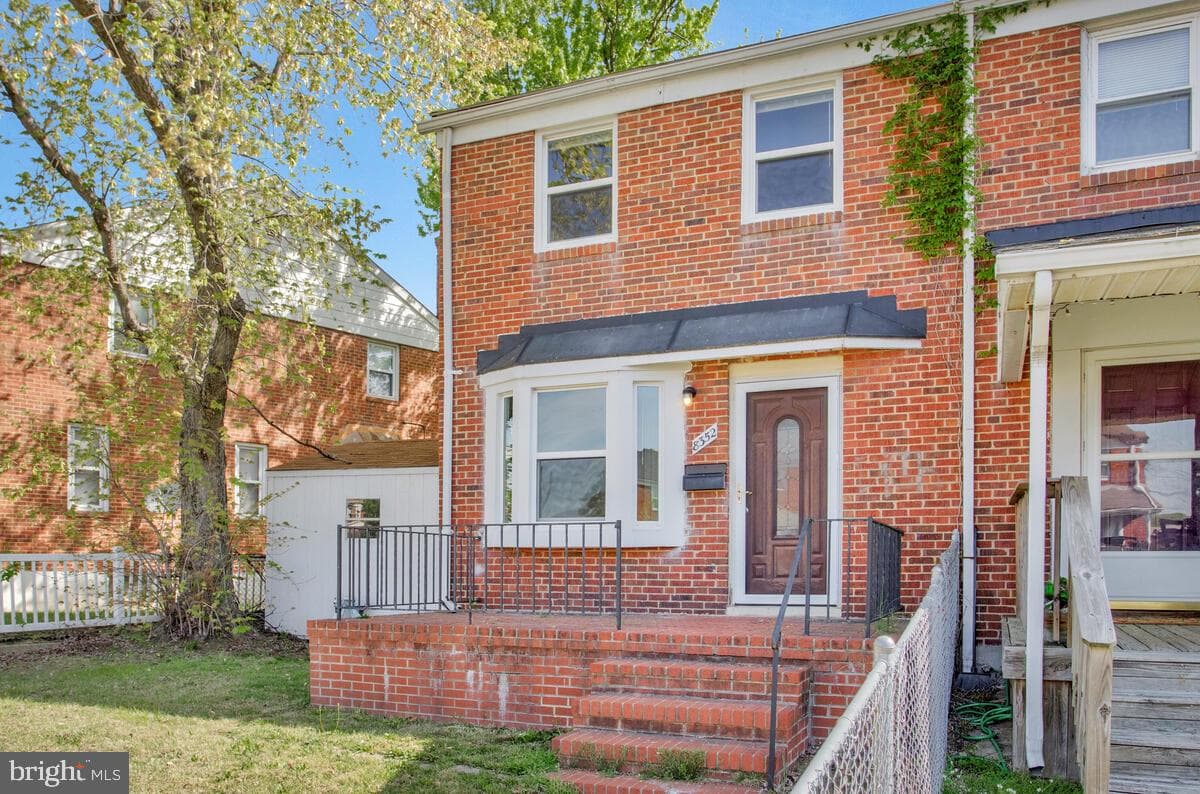8352 Kavanagh Road photo 3