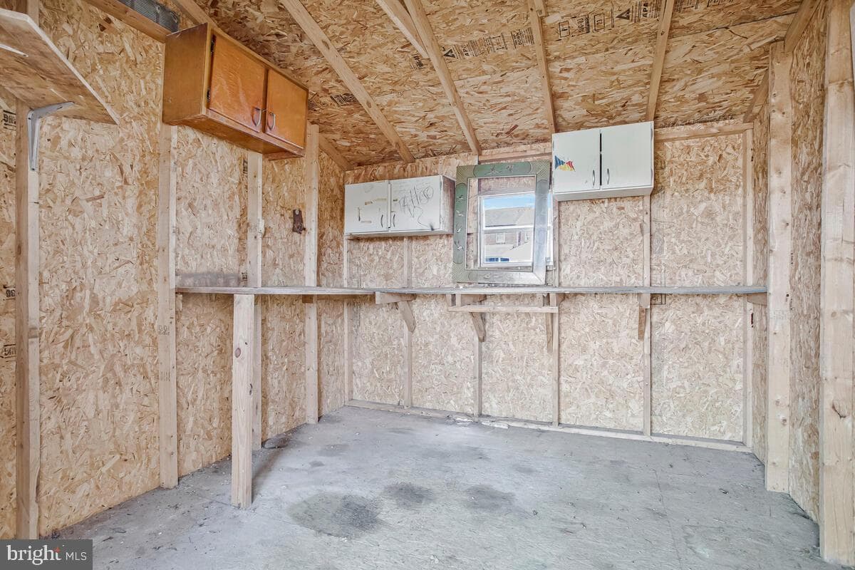 8352 Kavanagh Road photo 32