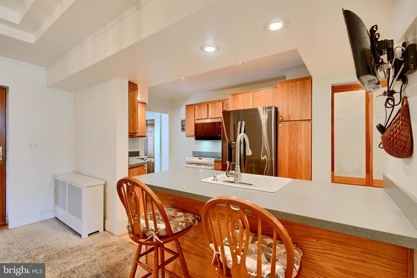 6736 Woodley Road photo 10