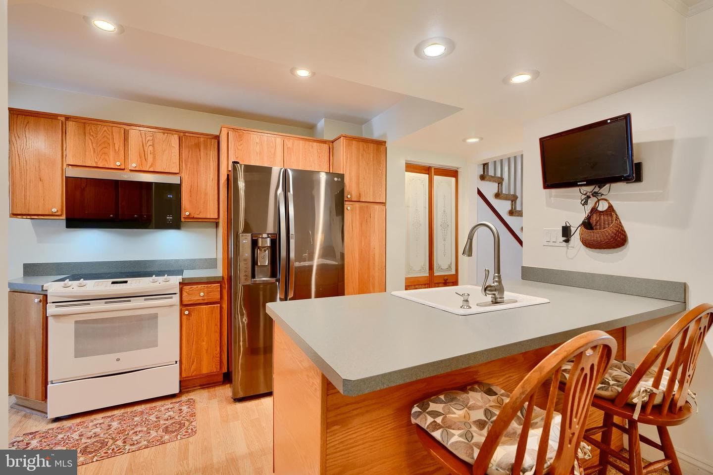6736 Woodley Road photo 11