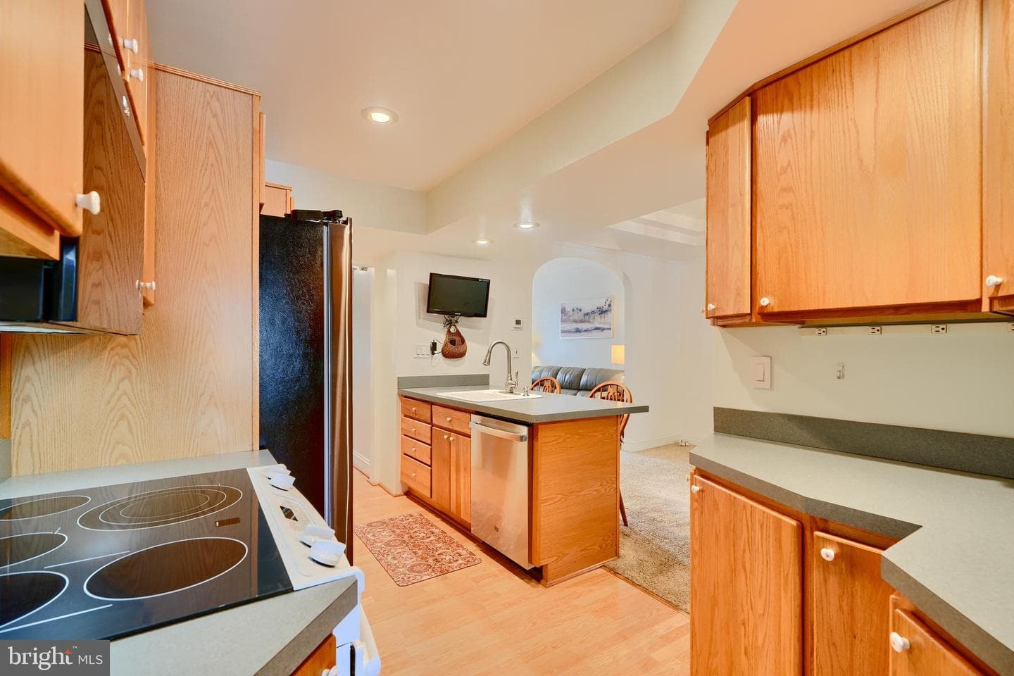 6736 Woodley Road photo 14