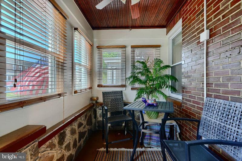 6736 Woodley Road photo 2