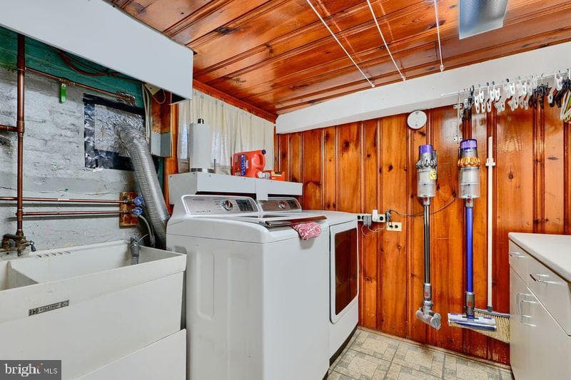 6736 Woodley Road photo 27