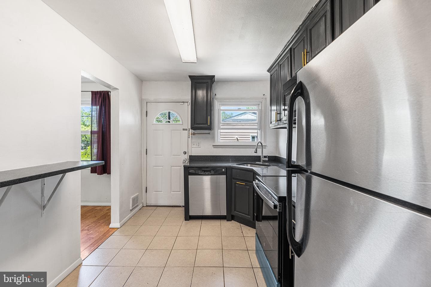 7006 Paris Road photo 10