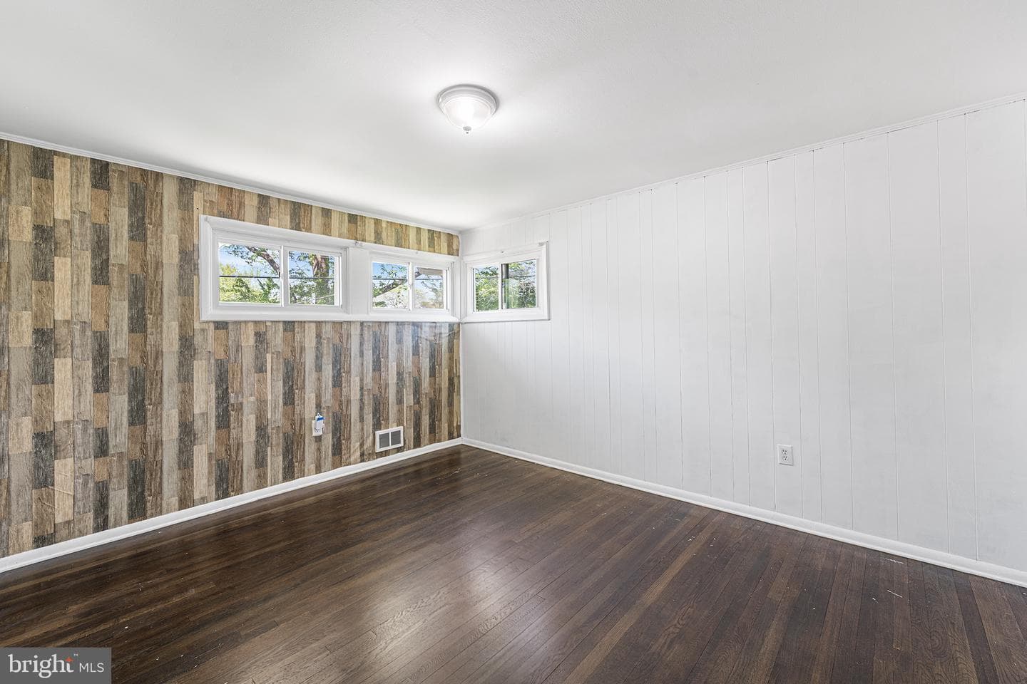 7006 Paris Road photo 12