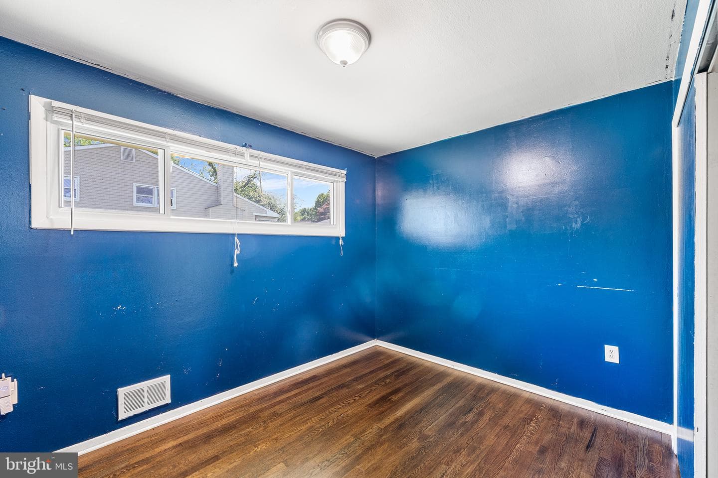 7006 Paris Road photo 18