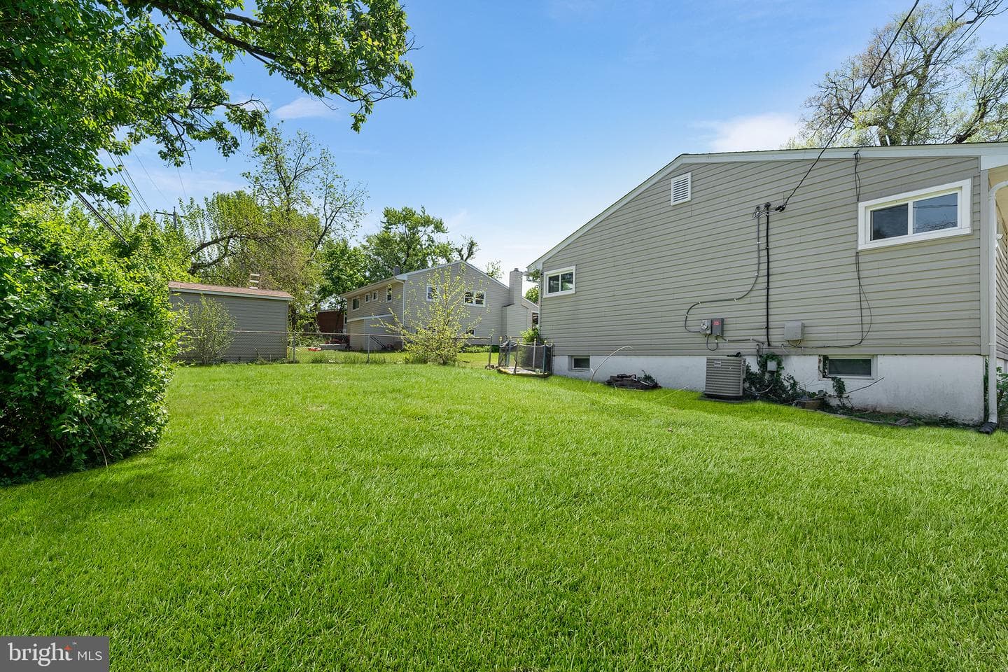 7006 Paris Road photo 32