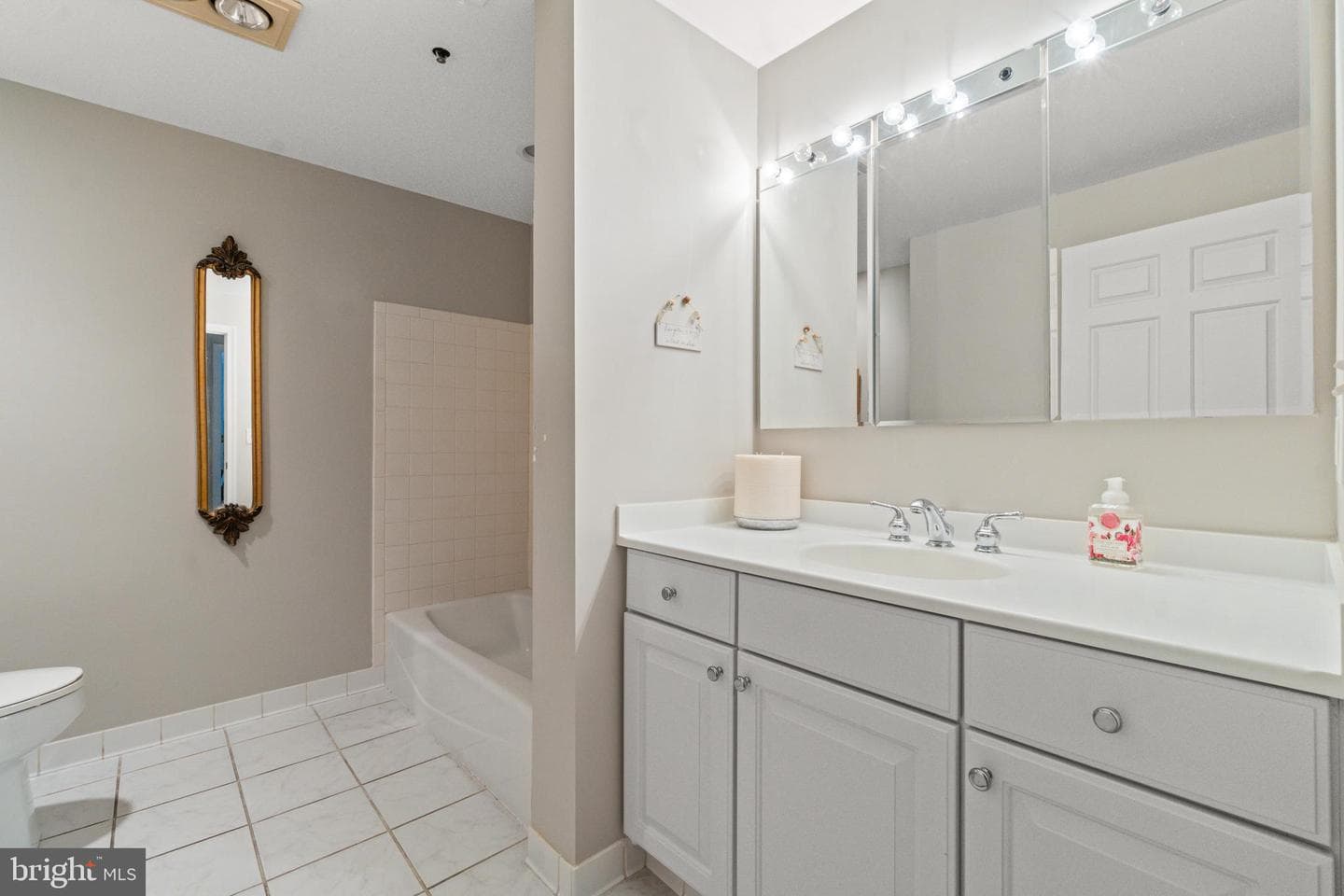 1 Southerly Court #404 photo 25