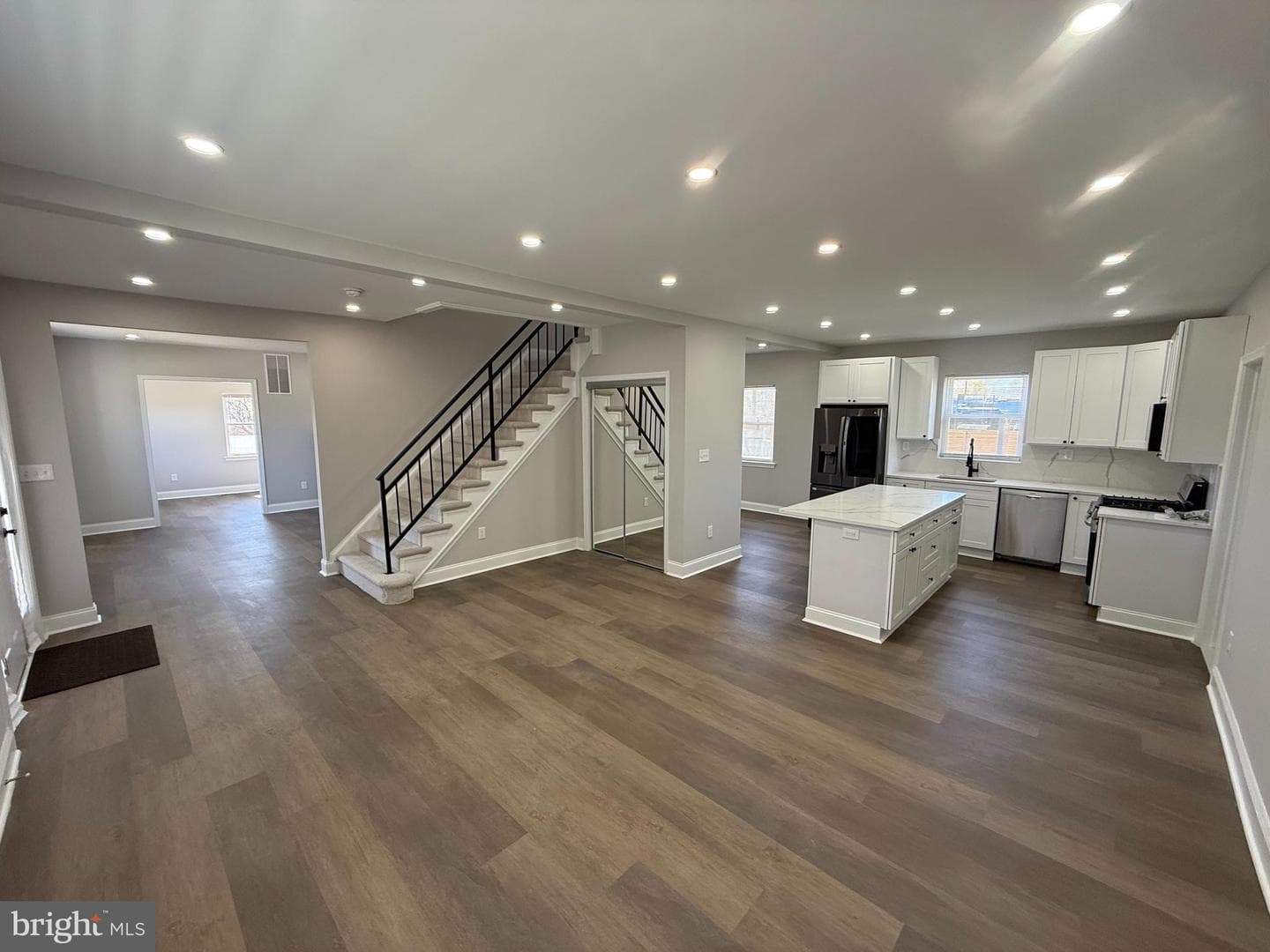 1230 Taylor Avenue photo 6