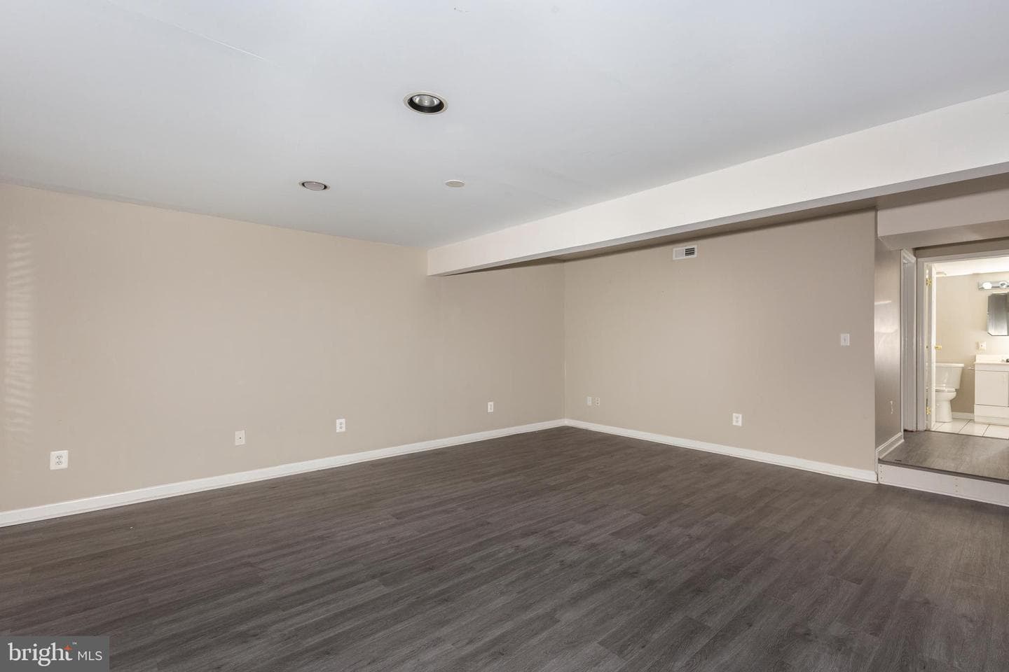 8122 Township Drive photo 28