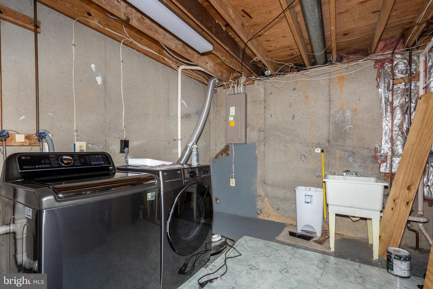 8122 Township Drive photo 30