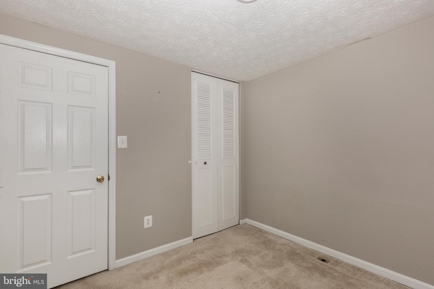 8122 Township Drive photo 5