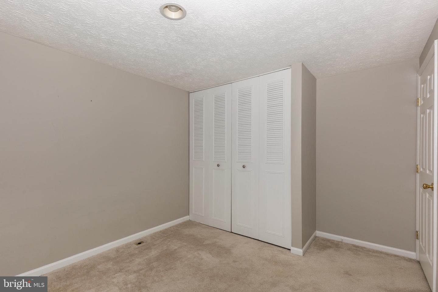 8122 Township Drive photo 7