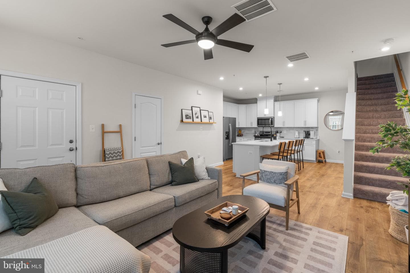9451 James Macgowan Lane photo 7
