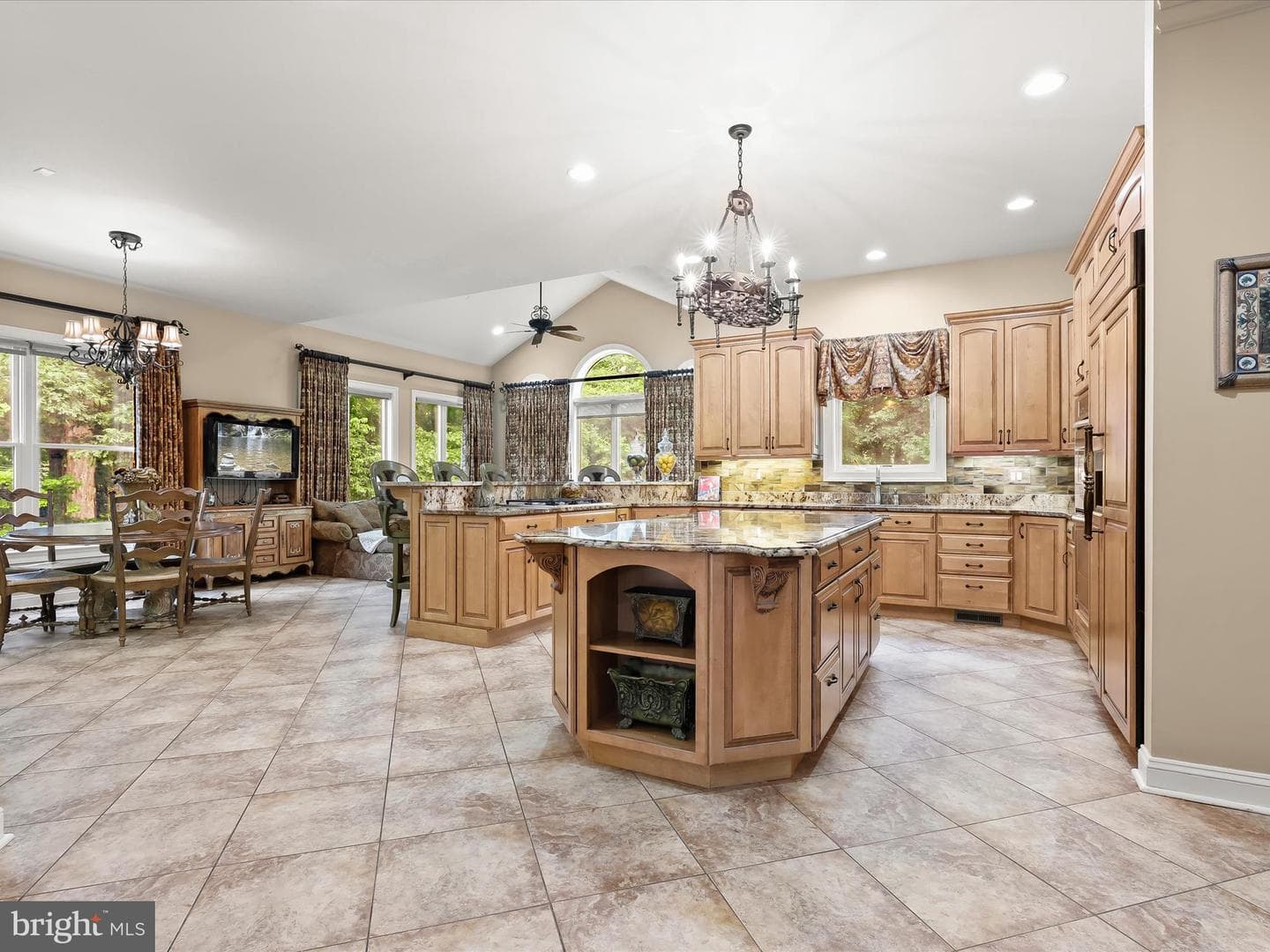 6 Jarretts Court photo 14