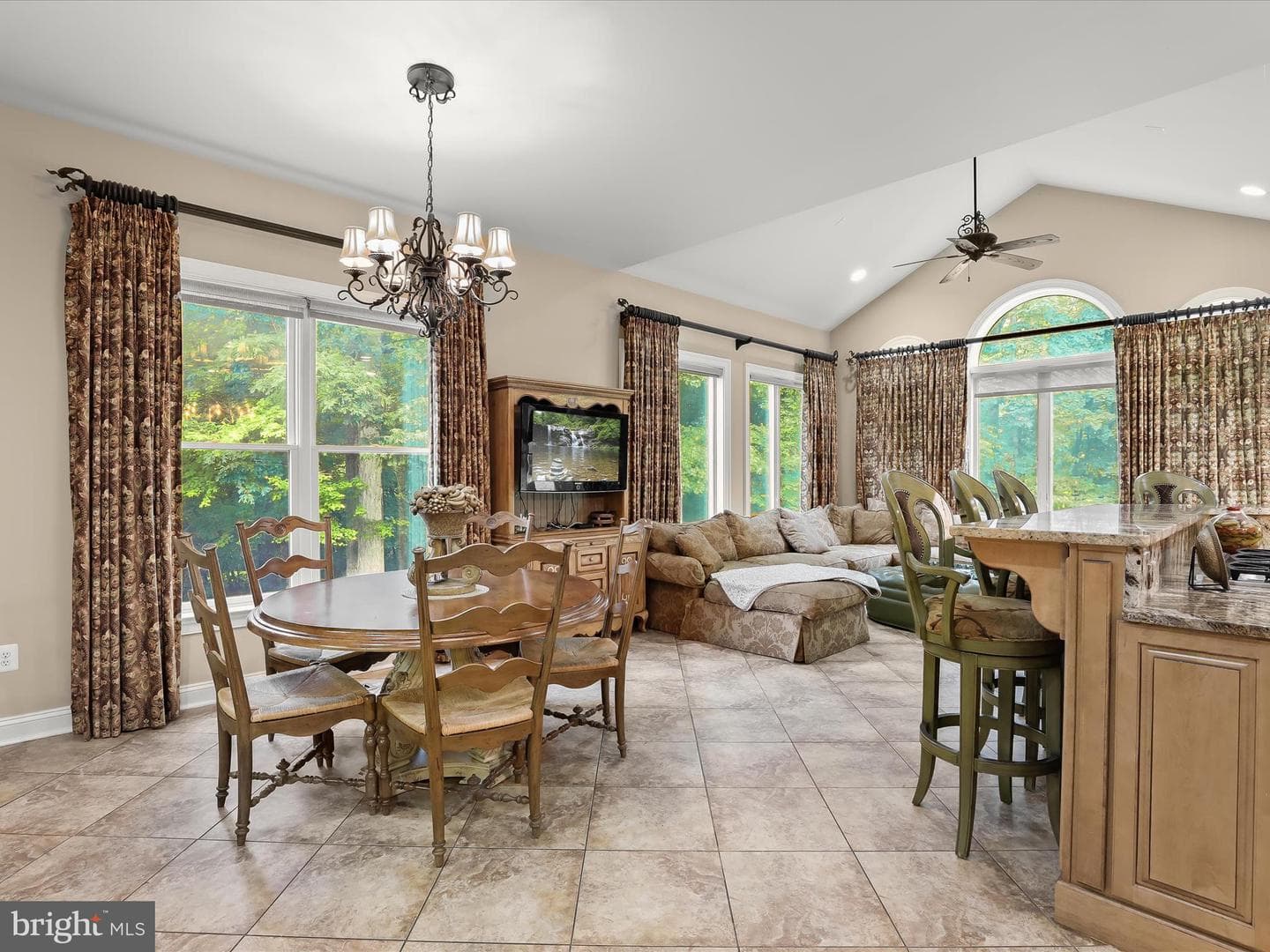 6 Jarretts Court photo 20