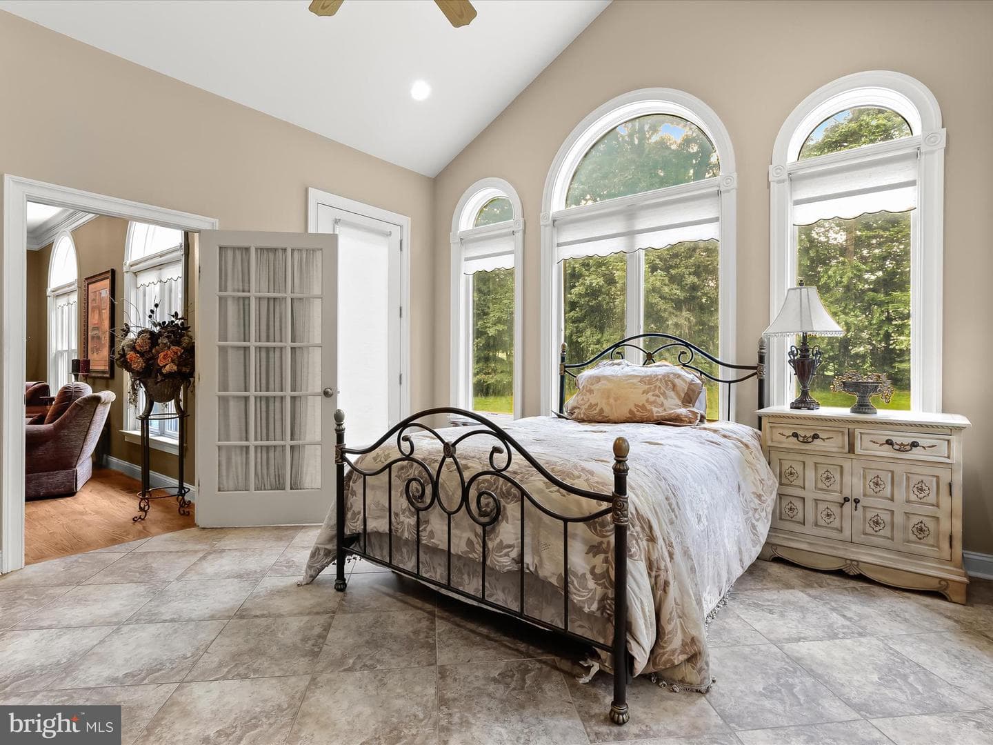 6 Jarretts Court photo 28