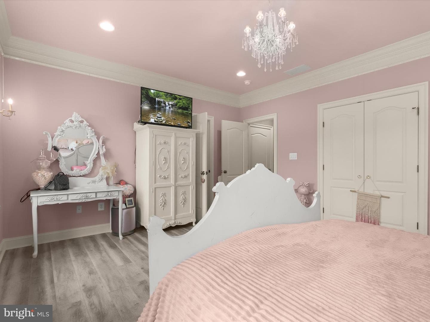 6 Jarretts Court photo 43