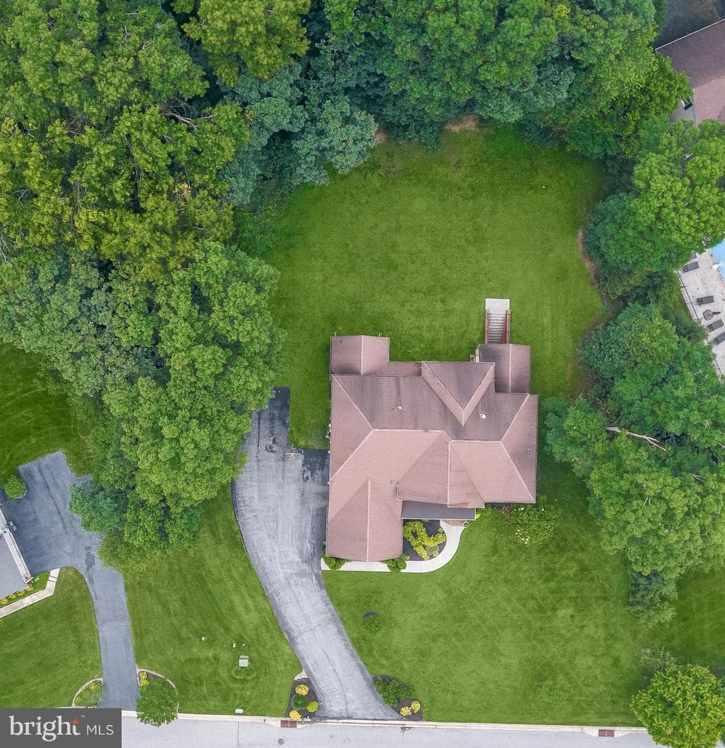 6 Jarretts Court photo 65