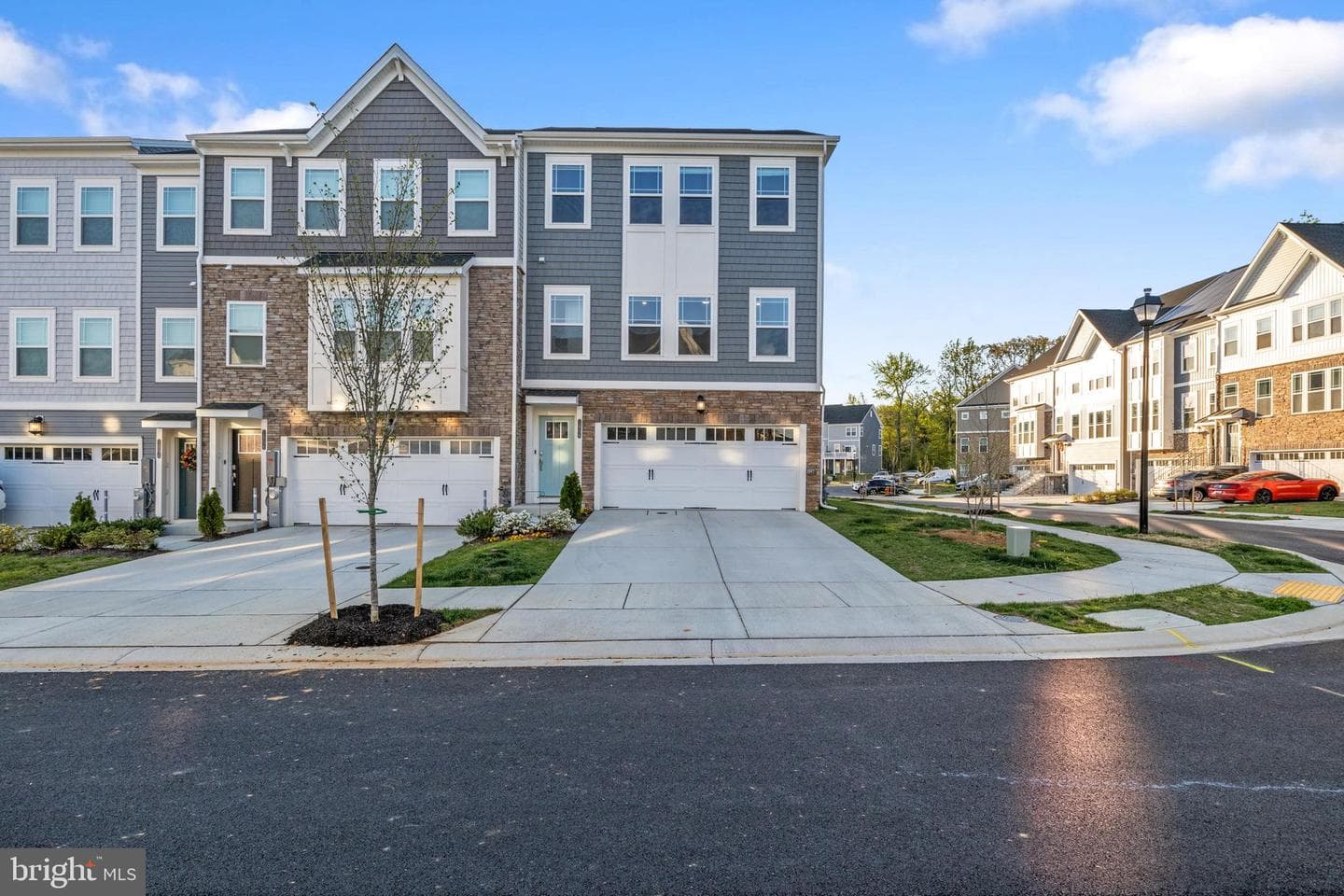 1808 Watermark Way photo 2