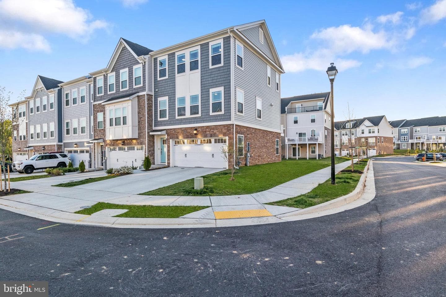 1808 Watermark Way photo 3