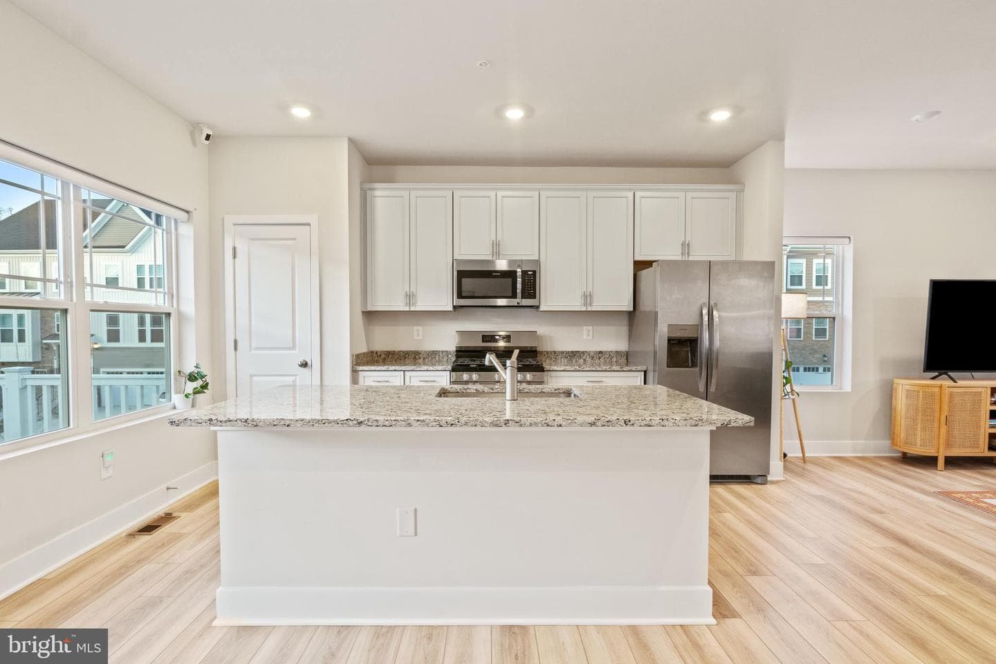 1808 Watermark Way photo 9