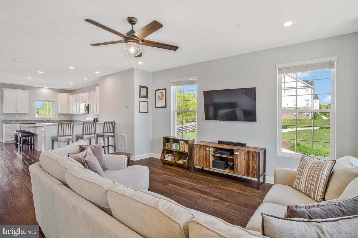 1218 Campbell Boulevard photo 7