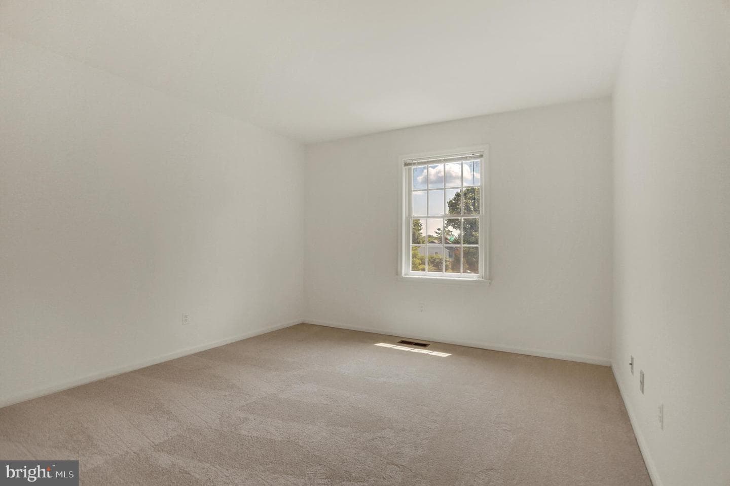4 Teaneck Court photo 36