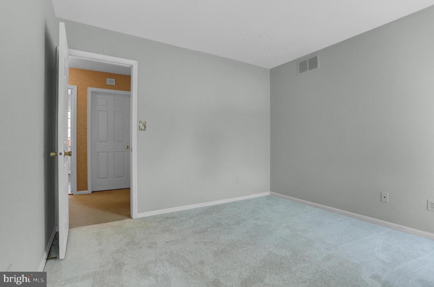 4 Teaneck Court photo 37