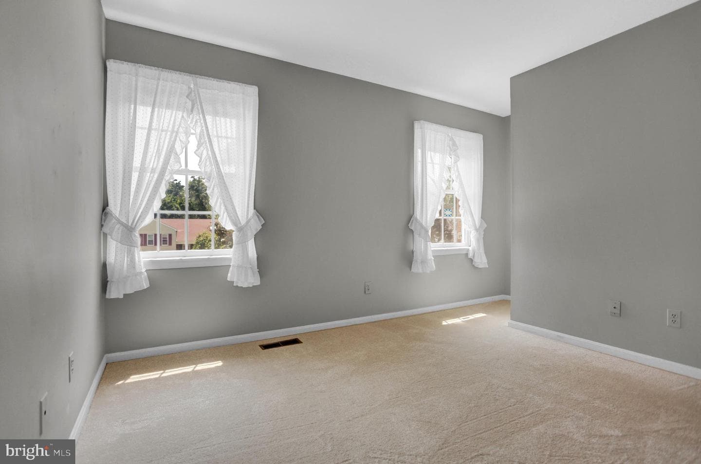 4 Teaneck Court photo 38