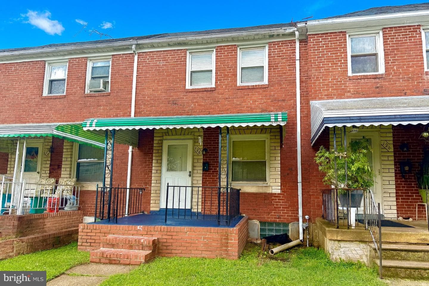 126 Kingston Road photo 1