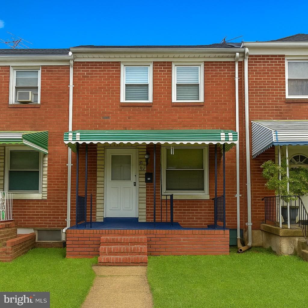 126 Kingston Road photo 2