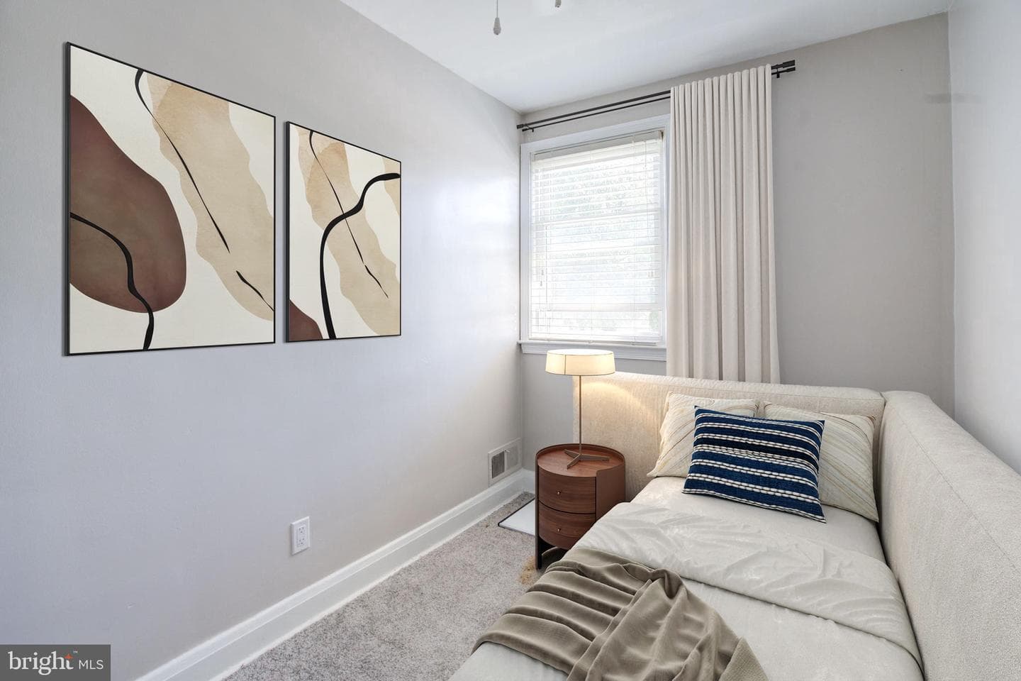 126 Kingston Road photo 23