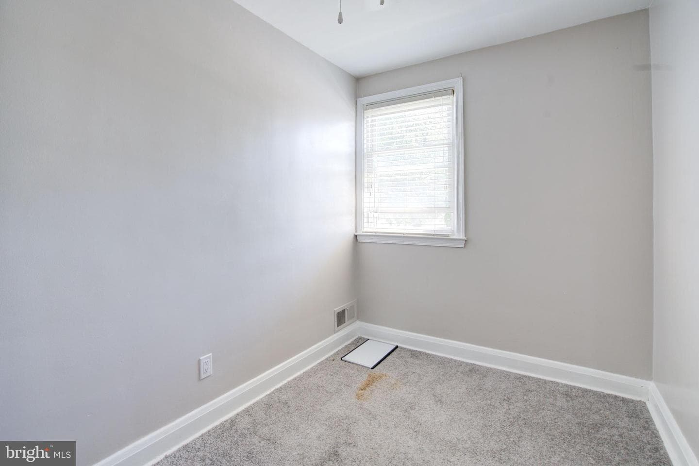 126 Kingston Road photo 24
