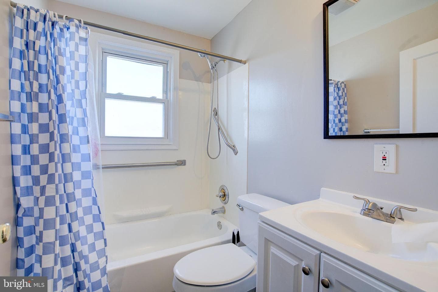 126 Kingston Road photo 26