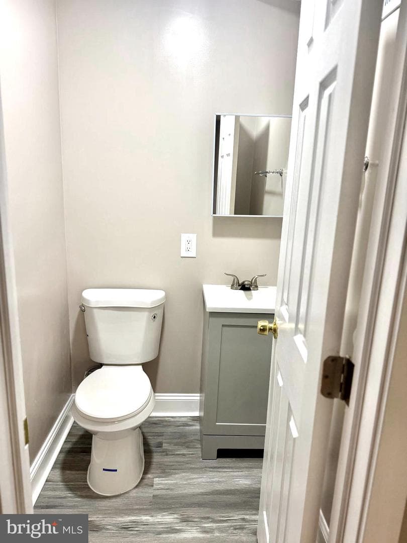 126 Kingston Road photo 9