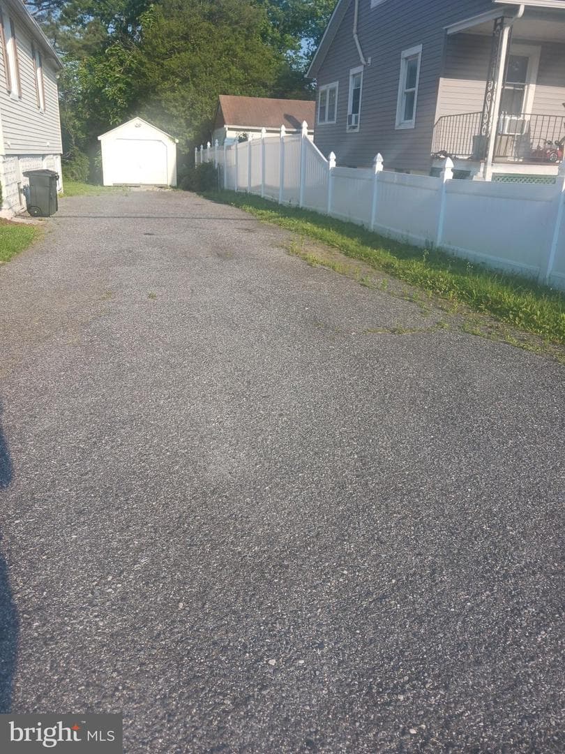 8807 Fearne Avenue photo 34