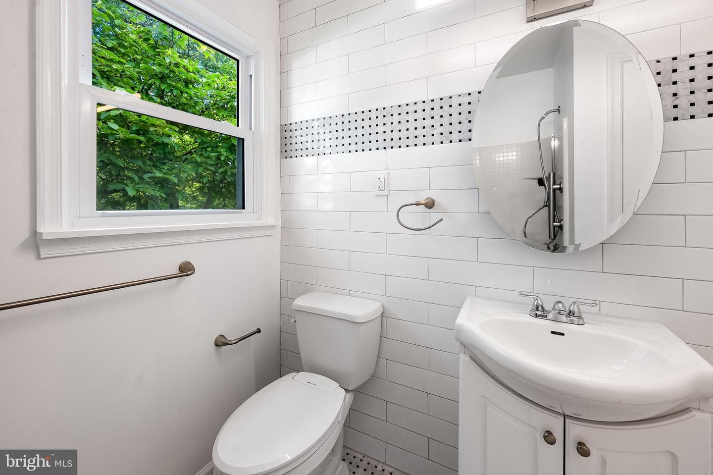 1027 Winsford Road photo 17