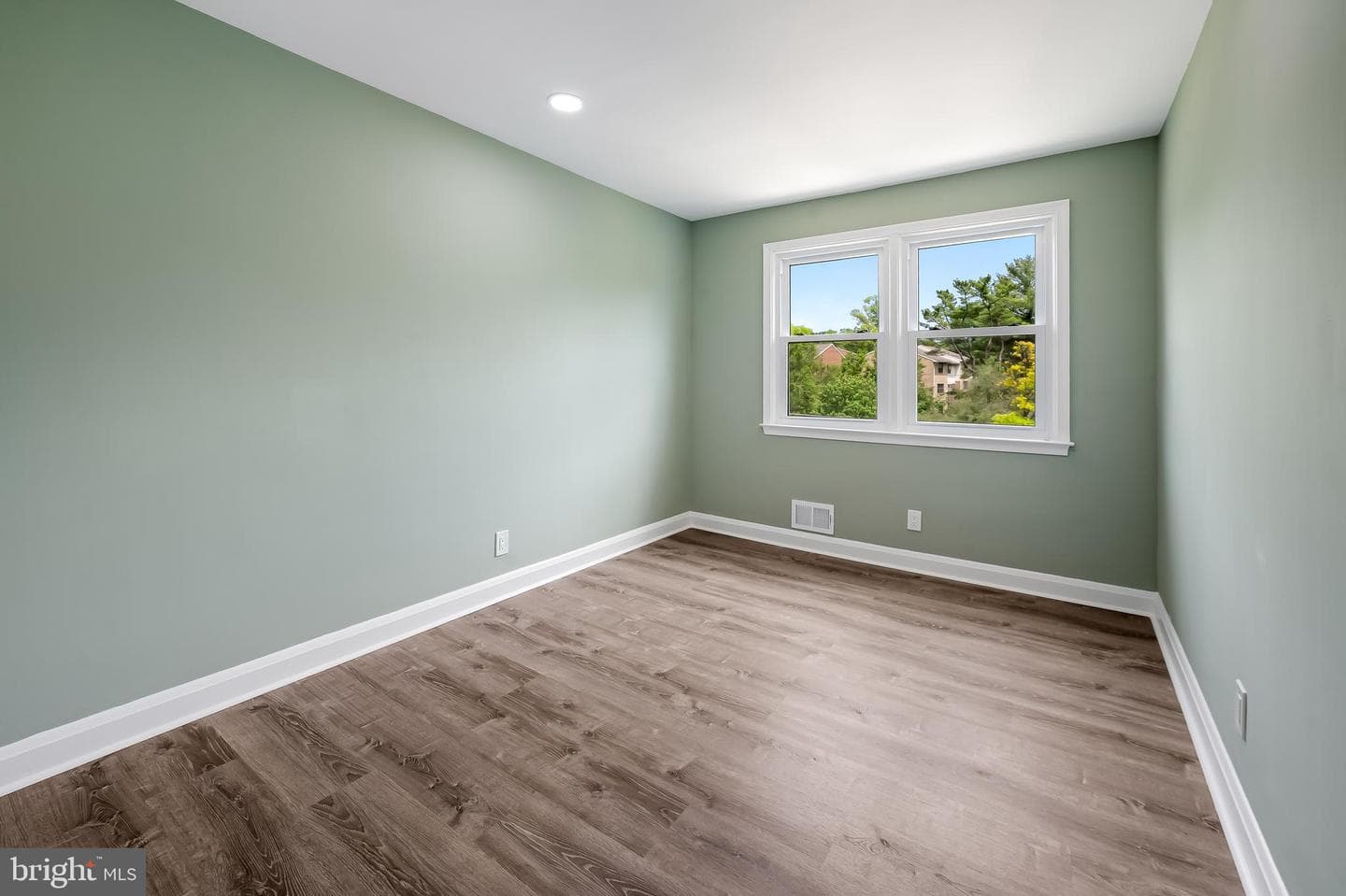 1027 Winsford Road photo 19