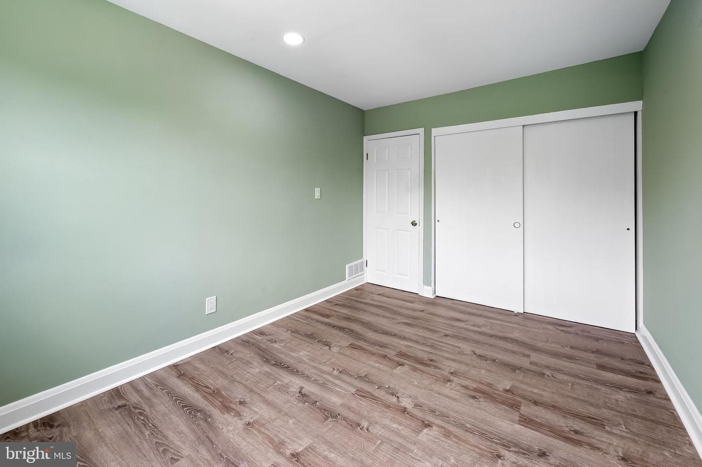 1027 Winsford Road photo 20