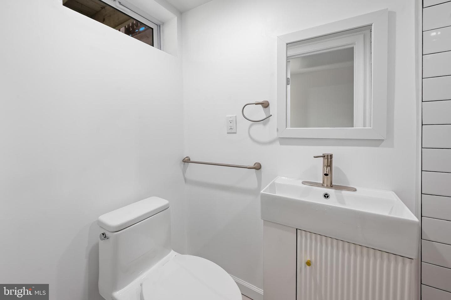 1027 Winsford Road photo 27