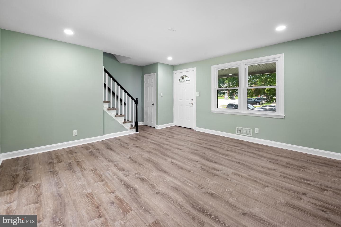 1027 Winsford Road photo 4