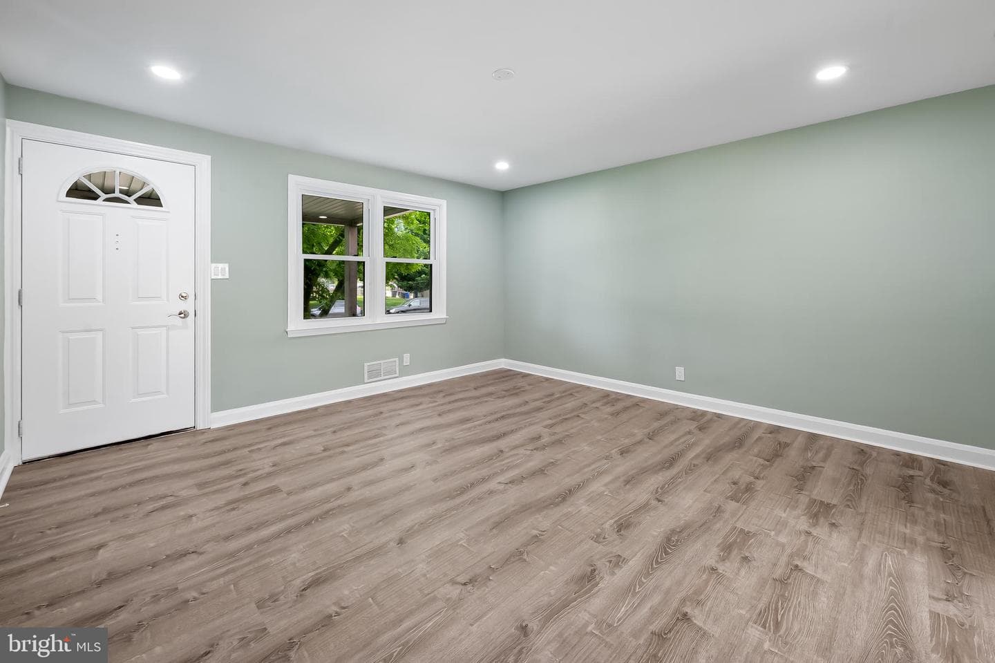 1027 Winsford Road photo 5